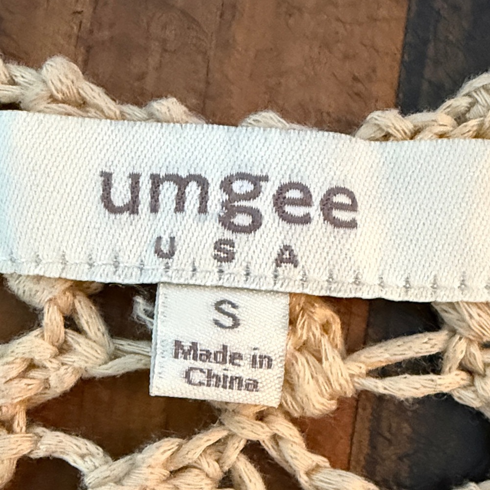 Umgee Navy and Cream Crochet Trim Top - Picture 6 of 10